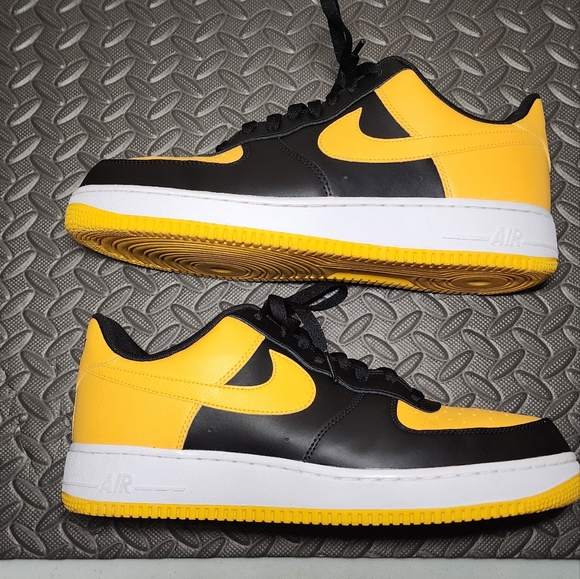 Air Force 1 Black University Gold - Picture 6 of 10